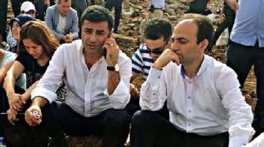 Cizre'ye Gitmek Isteyen Hdp'lilerin Yolu İdil'de Kesildi (2)