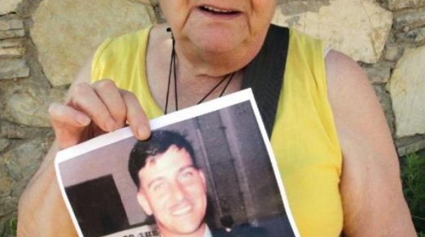 Abd'de &Ouml;len Oğlunu Defnetmeye Gitmek I&ccedil;in Yardım Istiyor