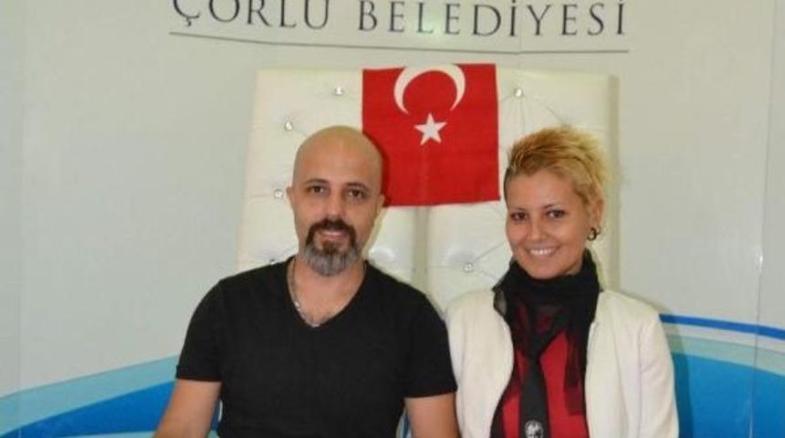 Nikahta Şeker Yerine T&uuml;rk Bayrağı Dağıttılar