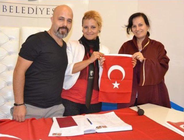 Nikahta Şeker Yerine T&uuml;rk Bayrağı Dağıttılar 1