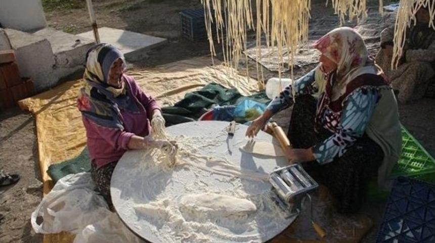 Kars&rsquo;ta Erişte Kesilmeye Başladı