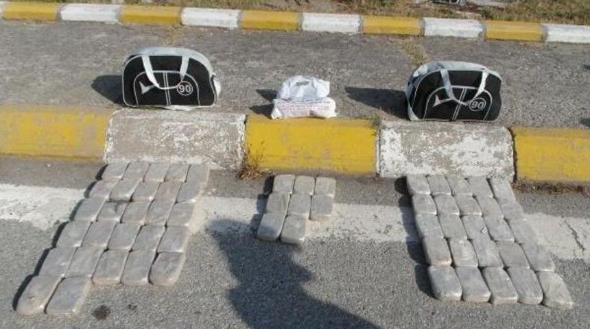 Polis Memurunun Otomobilinde 30 Kilo Eroin Ele Ge&ccedil;irildi