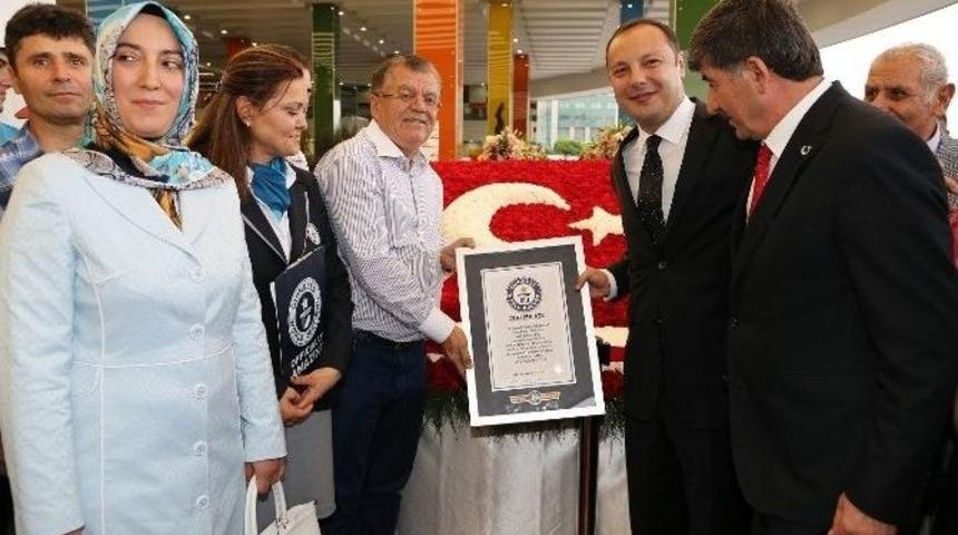 Ankamall&rsquo;in Ev Sahipliği Yaptığı Guınness Rekoru Şehitlere Adandı