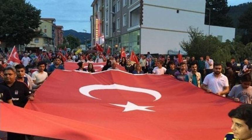 Ulus İl&ccedil;esinde Ter&ouml;re Tepki Y&uuml;r&uuml;y&uuml;ş&uuml;
