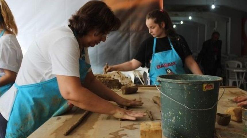 İnsanın Varoluşu Kurt&ccedil;uklarla Temsil Edilecek