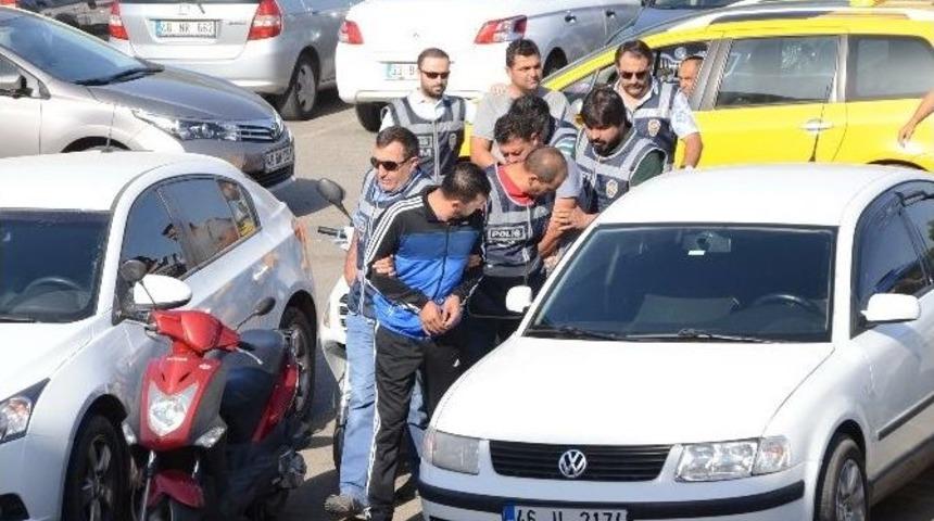 Aylan Bebek Ve 12 M&uuml;ltecinin &Ouml;l&uuml;m&uuml;yle İlgili Olarak 3 Kişi Yakalandı