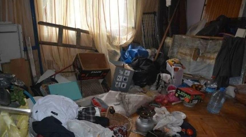 Evden Gelen K&ouml;t&uuml; Kokular Mahalle Sakinlerin Harekete Ge&ccedil;irdi