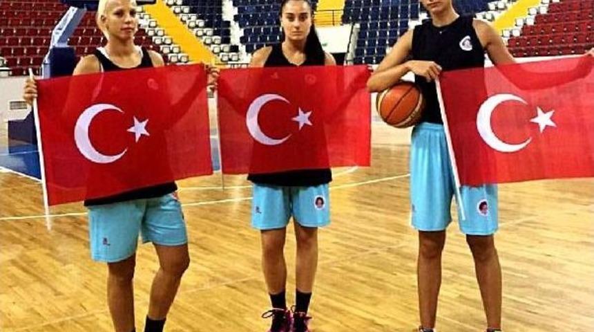 Mersin B&uuml;y&uuml;kşehir Basketbol Takımından Şehitler I&ccedil;in Saygı Duruşu