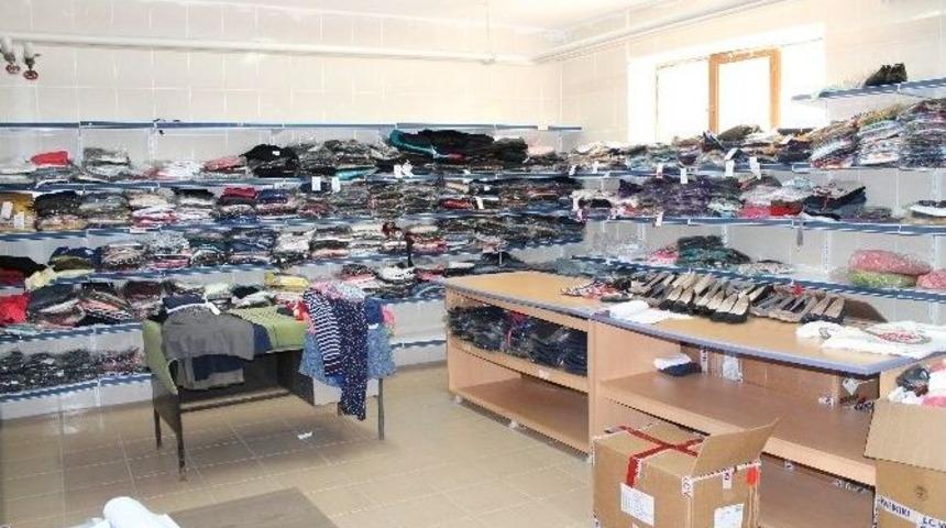 Bayramlıklar Sevgi Mağazası&rsquo;ndan