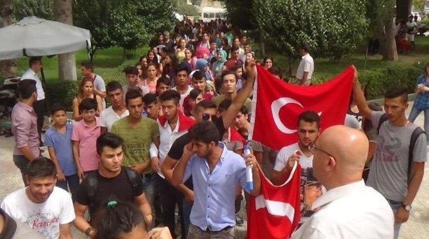 Hatay&rsquo;da Gen&ccedil;ler &rsquo;şehitleri Anma Y&uuml;r&uuml;y&uuml;ş&uuml;&rsquo; Yaptı