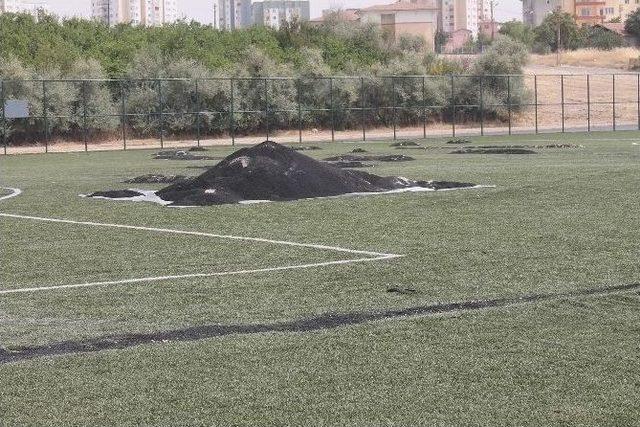 Yeşiltepe’deki Sahalar Bakıma Alındı