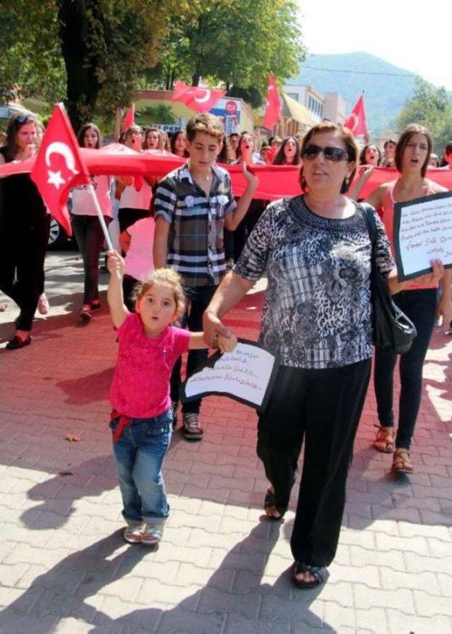 Zonguldak'ta Gençler Teröre Karşı Yürüdü