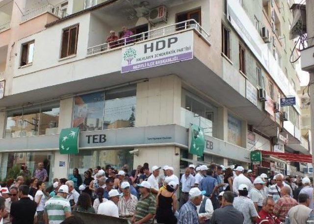 Hdp'li Öz'den Parti Binalarının Yakılmasına Tepki