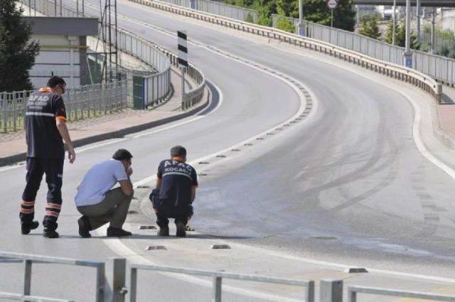 Tankerden Yola Kimyasal Madde Döküldü: 3 Kişi Hastanede Tedavi Altına Alındı