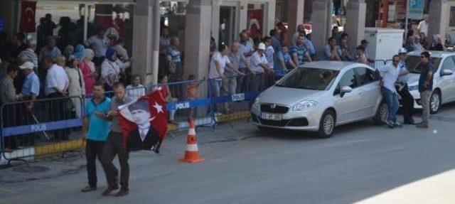 Şehit Astsubay Göçkün'ün Cenazesi Bugün De Gelmedi