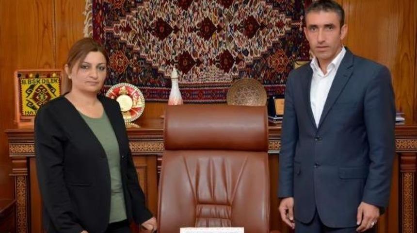 Hakkari'de Tutuklanan Belediye Eş Başkanlarının Yerine Yeni Eş Başkanlar Se&ccedil;ildi