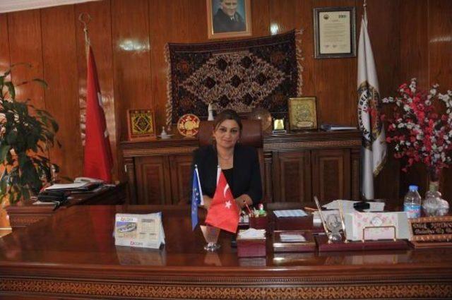 Hakkari de Tutuklanan Belediye Eş Başkanlarının Yerine Yeni Eş Başkanlar Se&ccedil;ildi 2