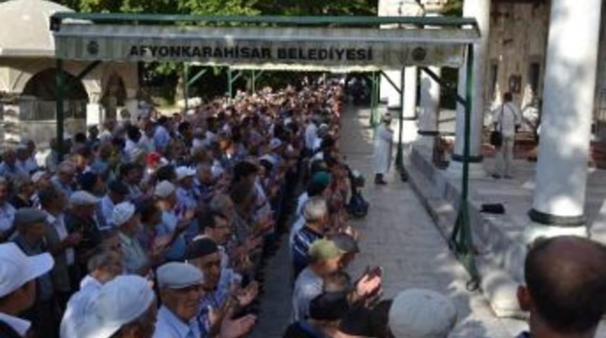 Afyonkarahisar&rsquo;da Şehitler İ&ccedil;in Gıyabi Cenaze Namazı Kılındı