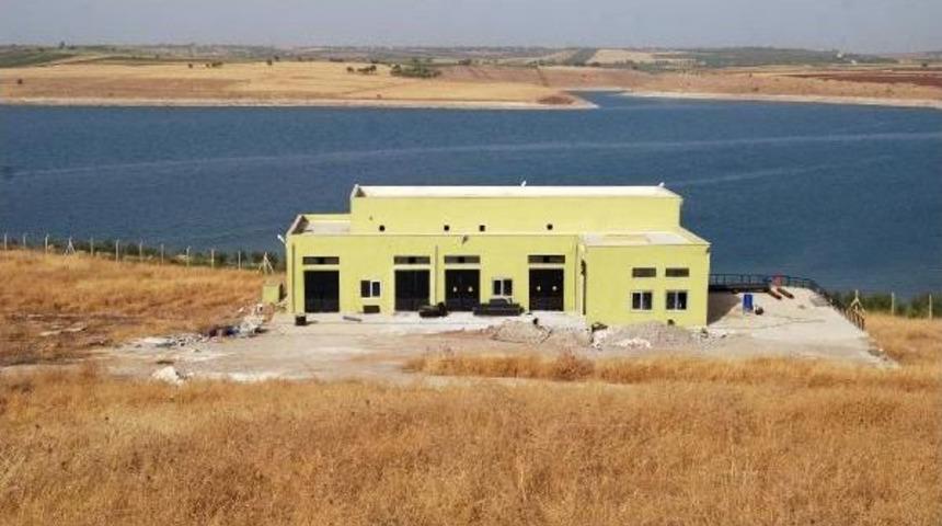 Bek&ccedil;iyi Tehdit Edip, Trafodaki Kabloları &Ccedil;aldılar