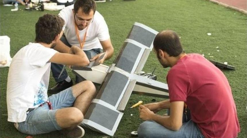 &Ouml;ğrencilerin Tasarladıkları İnsansız Hava Aracı Projesi 2&rsquo;nci Oldu