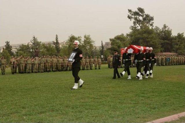 Suriye'den Açılan Ateşle 1 Er Şehit Düştü (3)