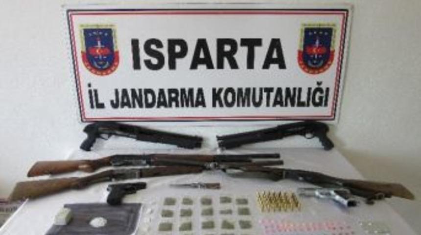 Isparta&rsquo;da Jandarmadan Uyuşturucu Operasyonu