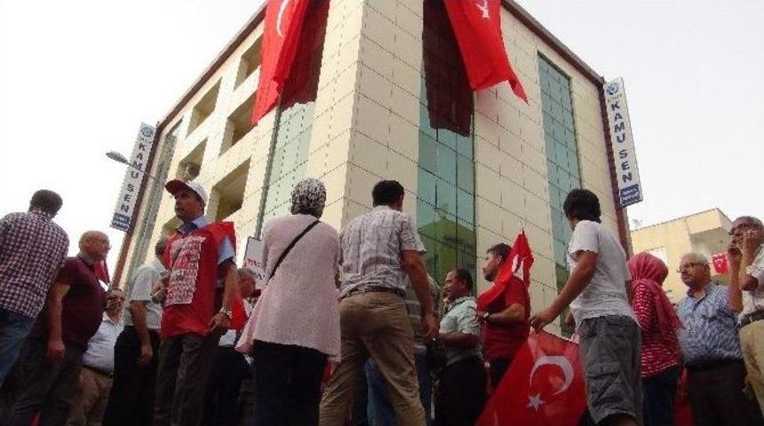Mersin&rsquo;de Kamu-sen &Uuml;yeleri Ter&ouml;r Saldırılarını Protesto Etti