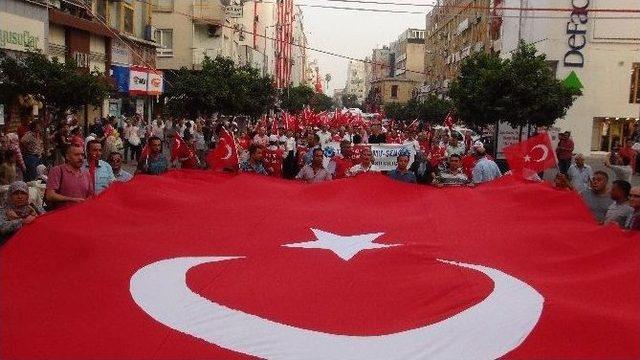 Mersin’de Kamu-sen Üyeleri Terör Saldırılarını Protesto Etti