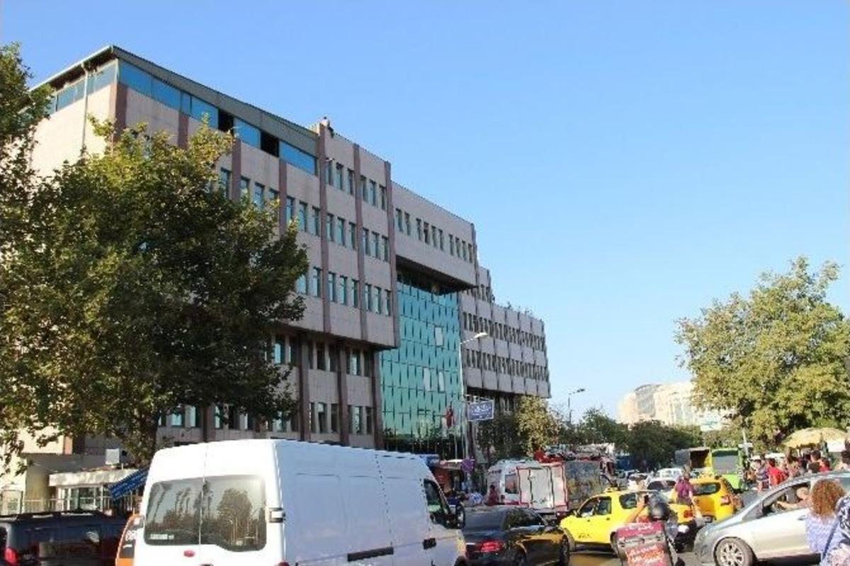 Hastane &Ccedil;atısında İntihar Girişimi