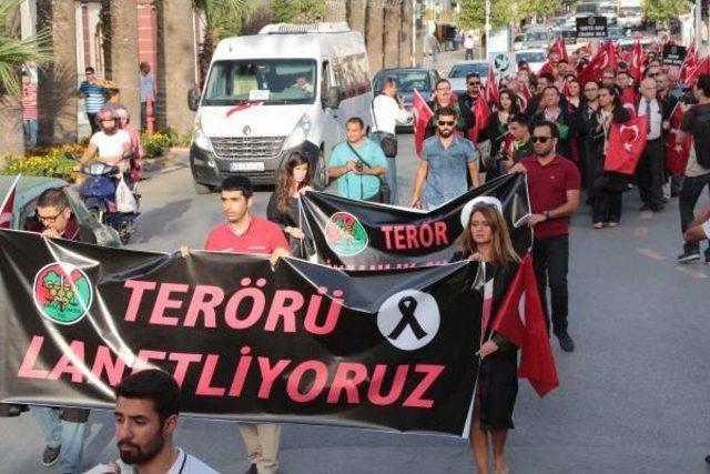 Manisa Barosu'ndan Alkış Ve Yürüyüşlü Terör Protestosu