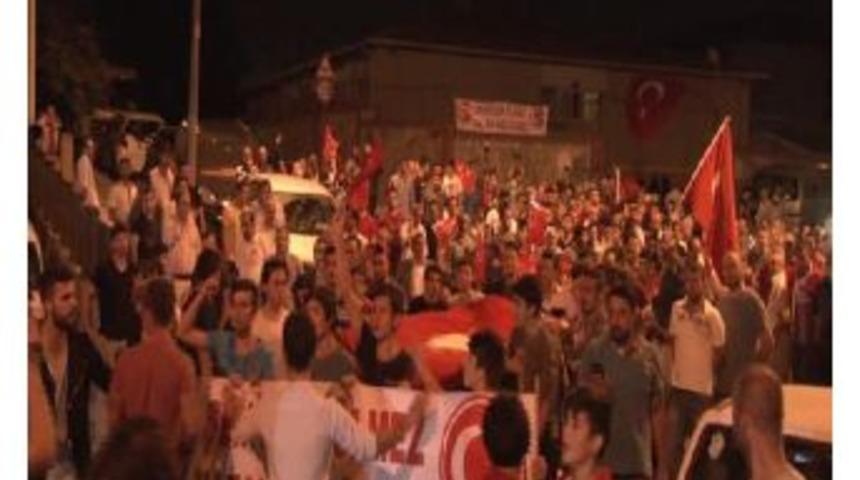 &Uuml;sk&uuml;dar'da Ter&ouml;r&uuml; Protesto Y&uuml;r&uuml;y&uuml;ş&uuml;...