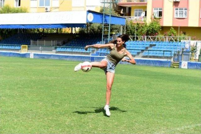 Alman Futbolunun Türk Güzeli Antalya'da