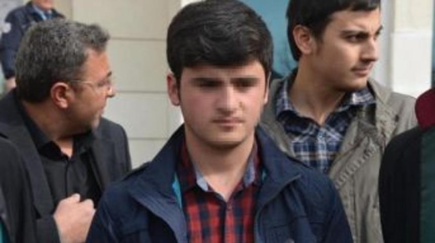 Cumhurbaşkanı'na Hakaretten Yargılanan Liseliye 11 Ay Hapis