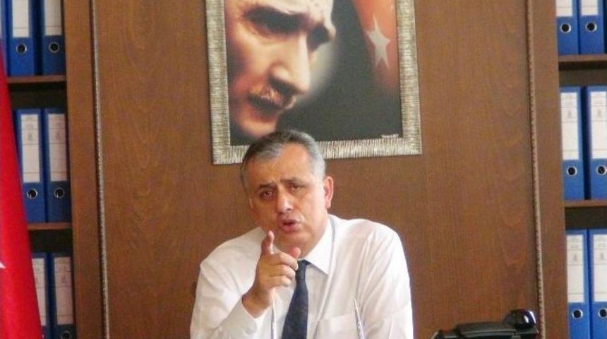 Kaymakam, Lastik Yakıp Yol Kesen Gen&ccedil;lere &Ccedil;ıldırdı