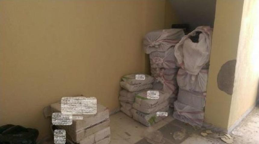 İzmir'de 372 Bin Paket Ka&ccedil;ak Sigara Ele Ge&ccedil;irildi