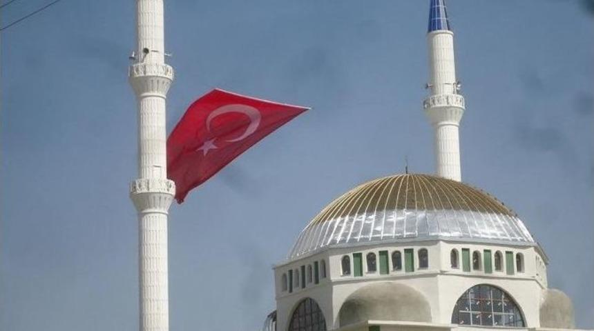 Bolvadin T&uuml;rk Bayrakları İle Donatıldı