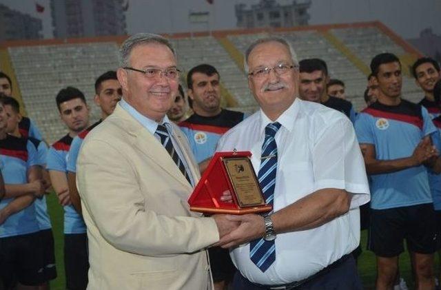 Adanalı Futbol Hakemleri Yeni Sezonu Törenle Açtı