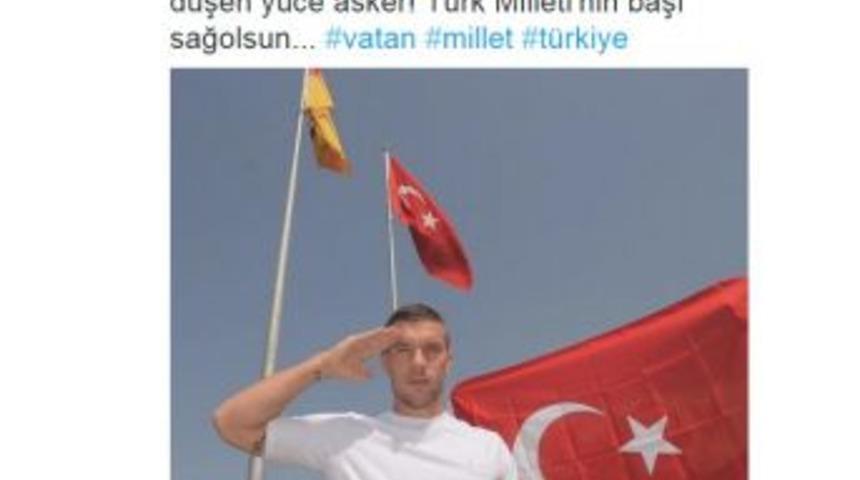 Podolskı&rsquo;den Asker Selamı