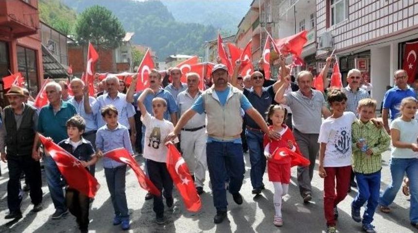 İkizdere&rsquo;de Ter&ouml;r&uuml; Lanetlemek İ&ccedil;in Y&uuml;r&uuml;d&uuml;ler