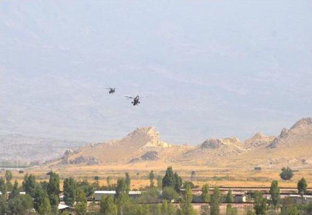 Kobralar Ağrı Dağı'nı Bombalıyor