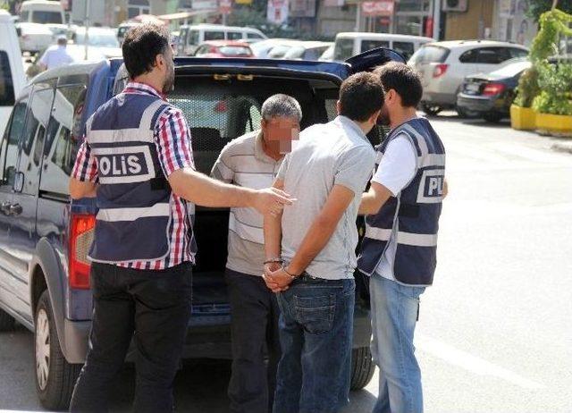 Levye İle 6 Evin Kapısını A&ccedil;ıp, 100 Bin Liralık Altın &Ccedil;aldılar 1