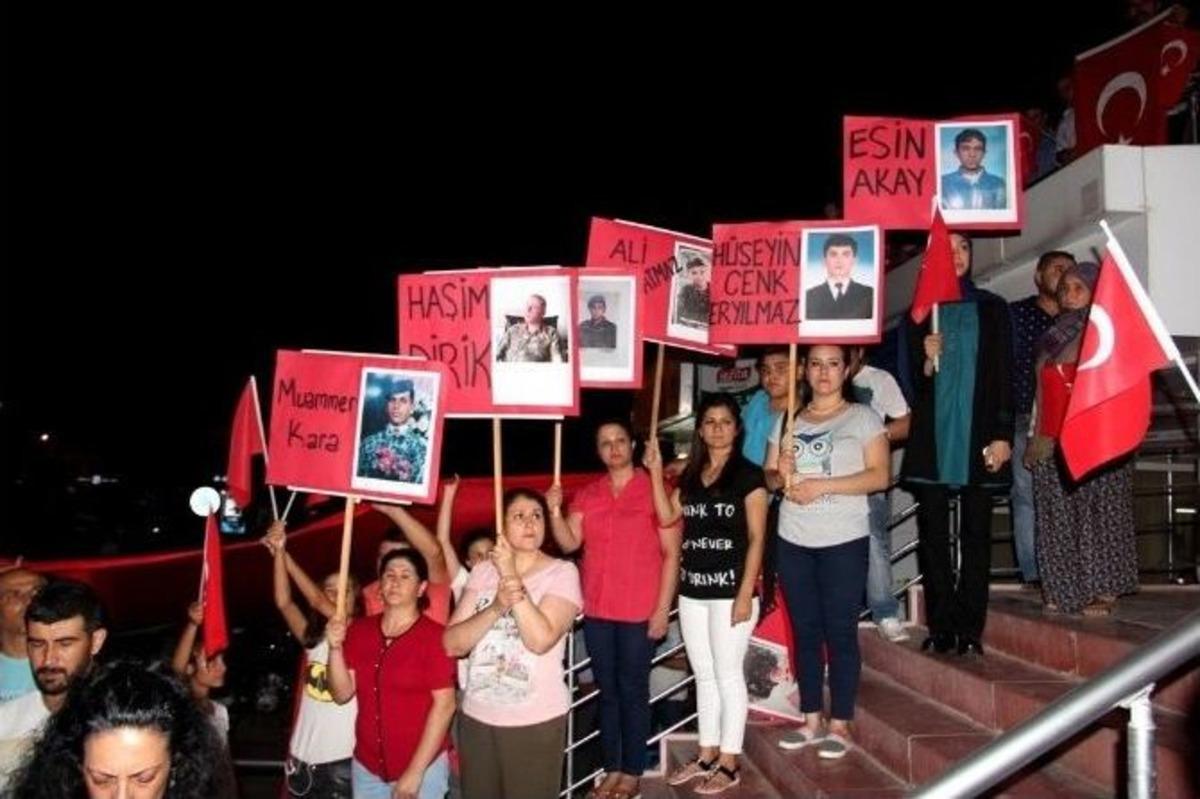 Sarıg&ouml;l&rsquo;de &rsquo;şehide Saygı Ter&ouml;re Lanet&rsquo; Y&uuml;r&uuml;y&uuml;ş&uuml;