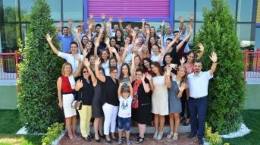Manisa Amerikan K&uuml;lt&uuml;r Koleji Dev &Ouml;ğretmen Kadrosuyla &Ouml;ğrencilerini Bekliyor