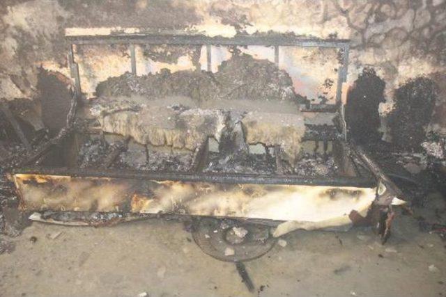 Şanlıurfa da Tek Katlı Evde Yangın 1