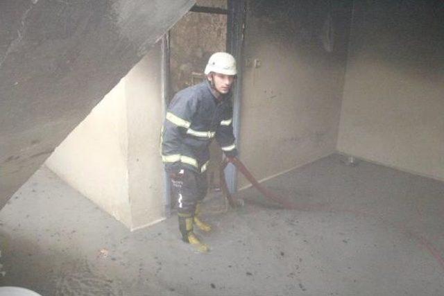 Şanlıurfa da Tek Katlı Evde Yangın 2