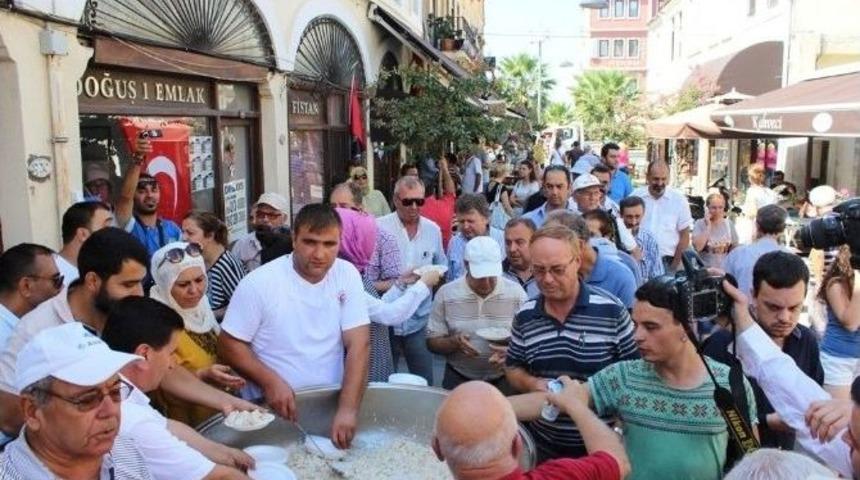 Ak Parti &Ccedil;anakkale Teşkilatı Şehitler İ&ccedil;in Mevlit Okuttu