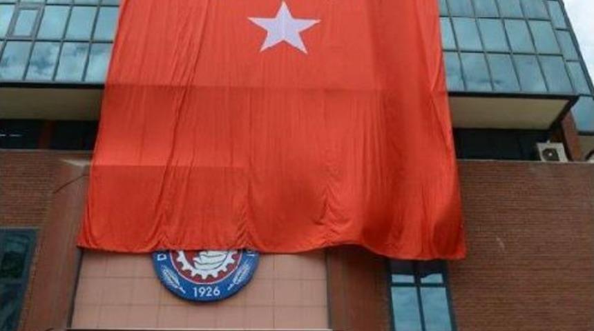 Dto'dan Anlamlı Pankart