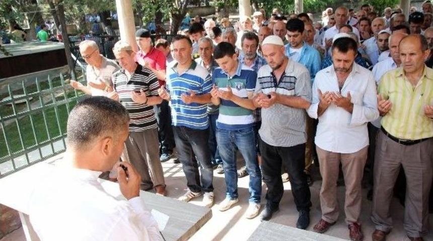 Tekirdağ&rsquo;da Şehitler İ&ccedil;in Gıyabi Cenaze Namazı Kılındı