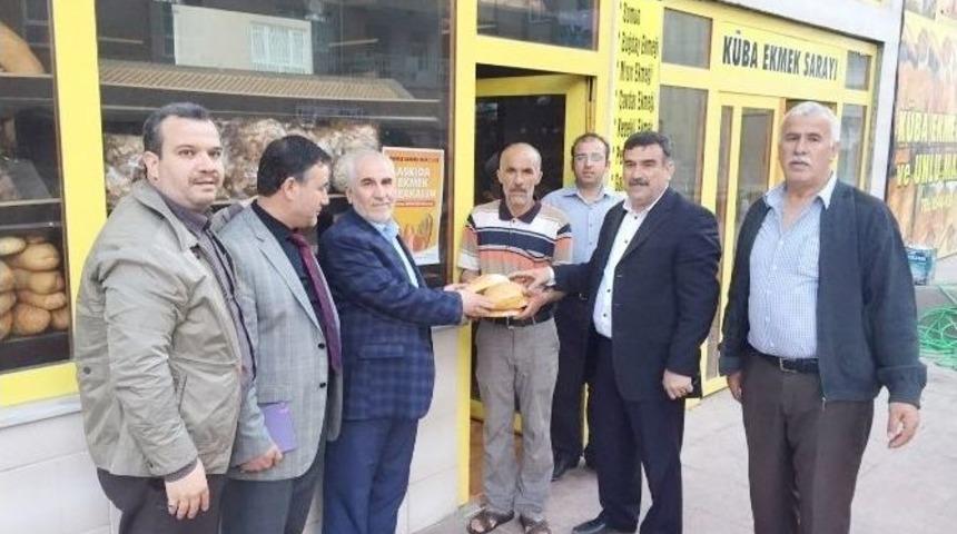 Askıda Ekmek Projesi Devam Ediyor