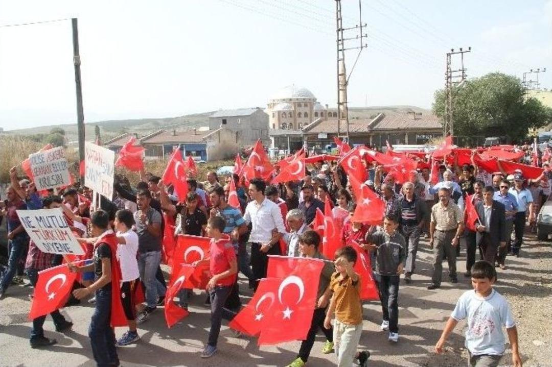 Hanak&rsquo;ta Ter&ouml;re Tepki Y&uuml;r&uuml;y&uuml;ş&uuml;